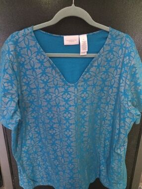 Liz Claiborne Teal Blue V-Neck Short Sleeve Top with Silver Floral Foil